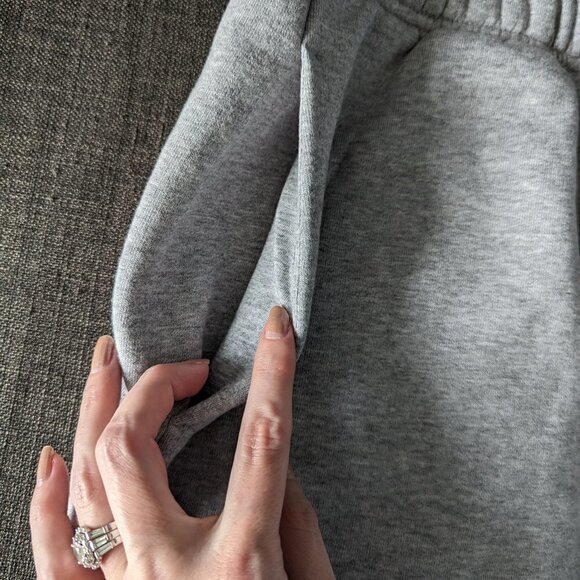 Wilfred Free Aritzia "Free" Fleece Skirt in Heathered Dover Grey - Picture 4 of 8